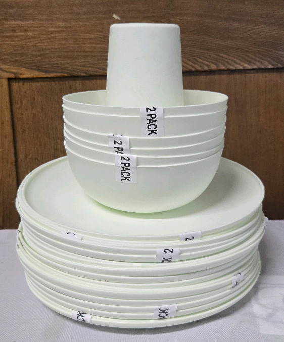 New | Dining Lot Includes Plastic Tabletop Dinner Bowls, Plates & Short Cups