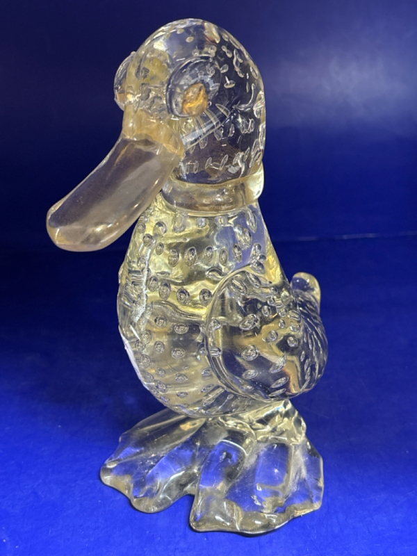 Spectacular Murano Glass Duck Controlled Bubbles Signed Made in Italy Approximately 7.5 Inches