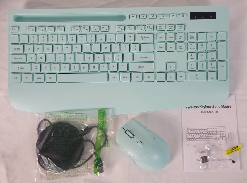 New TrueQue Mint Green 111 Key Wireless Keyboard & Mouse plus Wireless Charging Pad