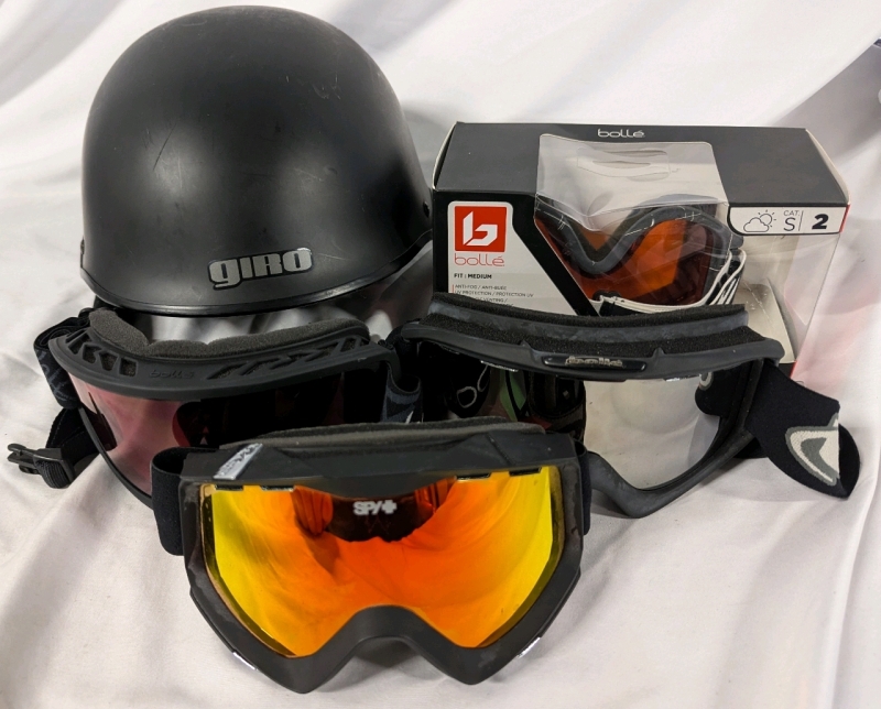 Giro Bad Actor Helmet (Medium) and 4 Pairs of Goggles (Bolle + Spy+)