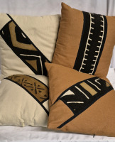 4 Decorative Pillows 18 by 18"