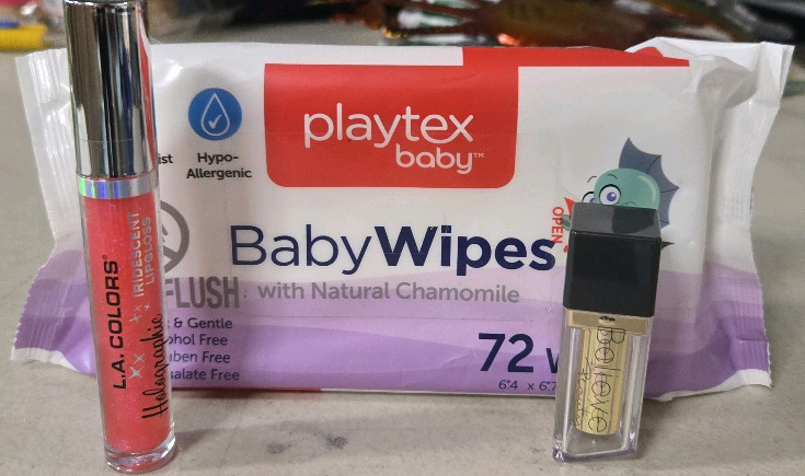 New Makeup Lot | Includes Lipstick, Lipgloss & Babywipes