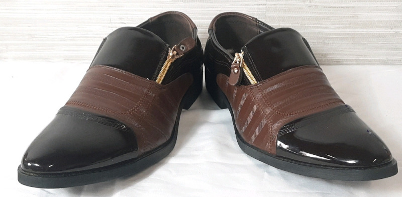 New Pointed Leather Men's Dress Shoes with Side Zippers, Size 43 (9.5)