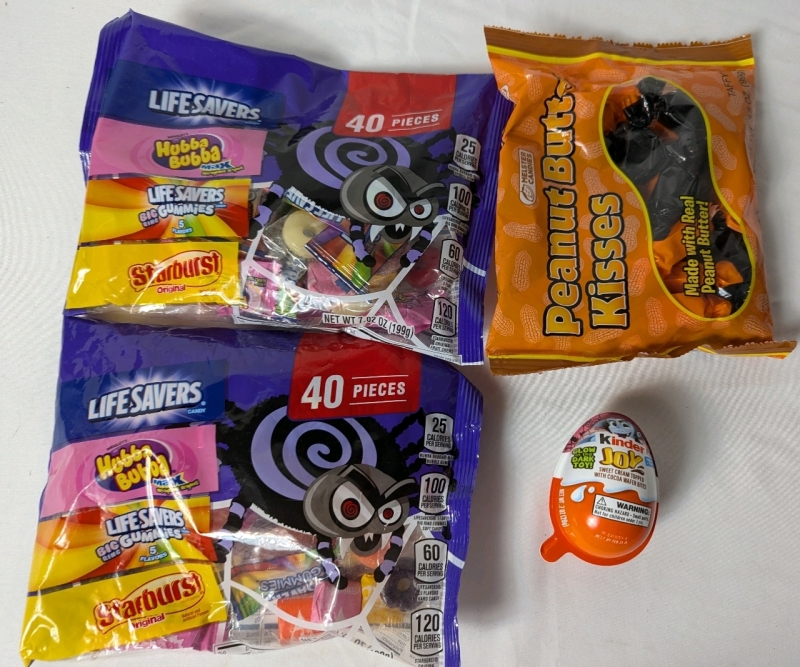 New Assorted Candy - 2 Wrigley 4 Pack (199g Each, best before 02/2025), Melster Candies Peanut Butter Kisses (99g, best Before 03/06/2025) & 1 Kinder Egg (20g 02/23/25)