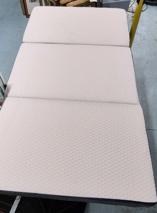 GoHome Folding Bed/Mattress 75 by 37" 4" Thick with Bag