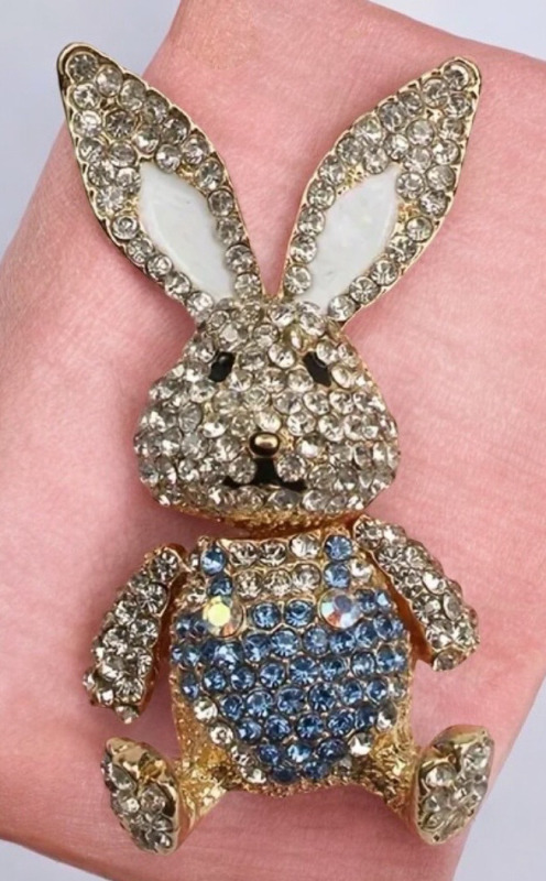 Adorable Retro Articulated Rabbit Brooch Decorated With Shiny Rhinestones