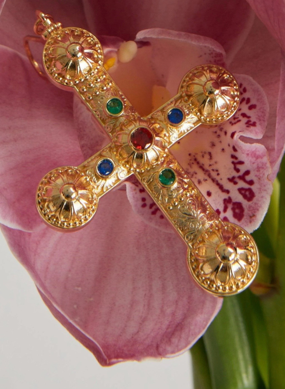 New Koleen Diaz en route Daisy Molecule Cross Pendant Necklace CZ Stones 18K Gold Plated Boxed