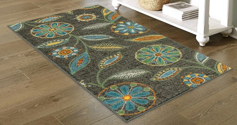 New - Maples Rugs Reggie Floral Area Rug . - Washable, Non Slip Rug for Kitchen, Hallway, Laundry Room . Measures 30"&times;46"
