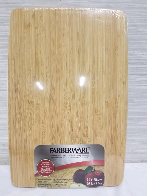 New FARBERWARE Bamboo cutting board 12" by 18"