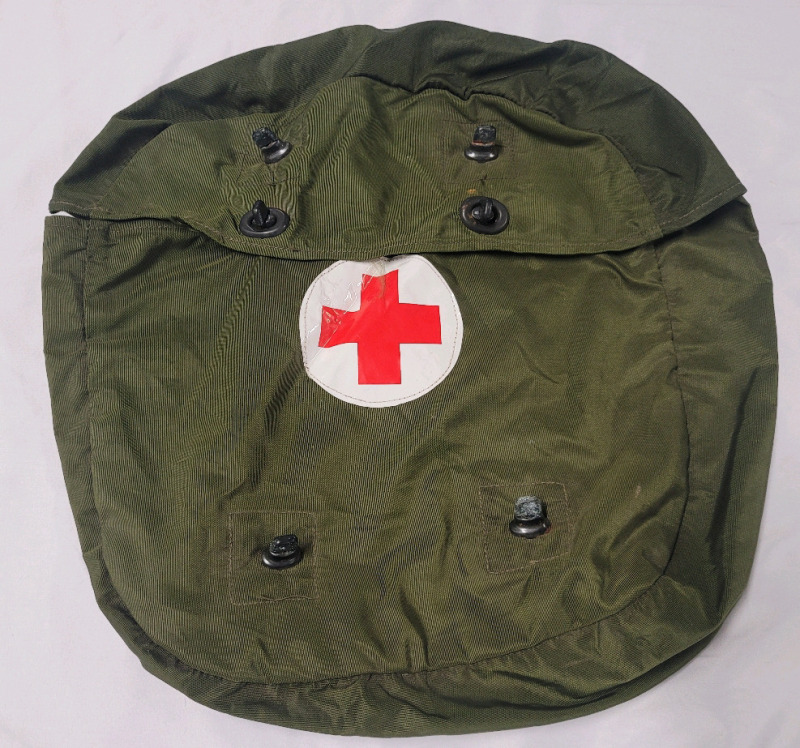 Vintage Military RED CROSS Medical Bag .