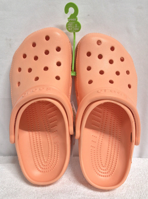 New CROCS PAPAYA SZ M4 & W6