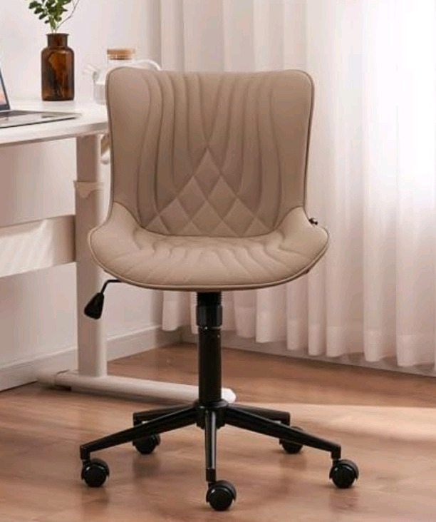 New | YOUTASTE Home Office Desk Chair | Modern Stylish Streamlined Vanity Chair | * Retails For $210 *