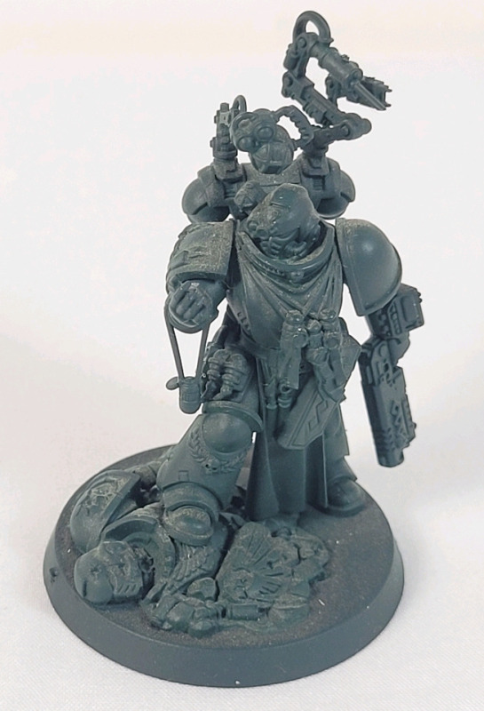 Warhammer 40K SPACE MARINES Primaris Apothecary , Unpainted