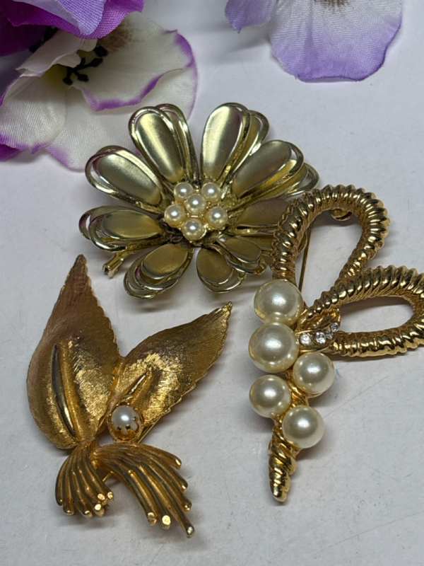 3 Beautiful Faux Pearl Vintage Brooches