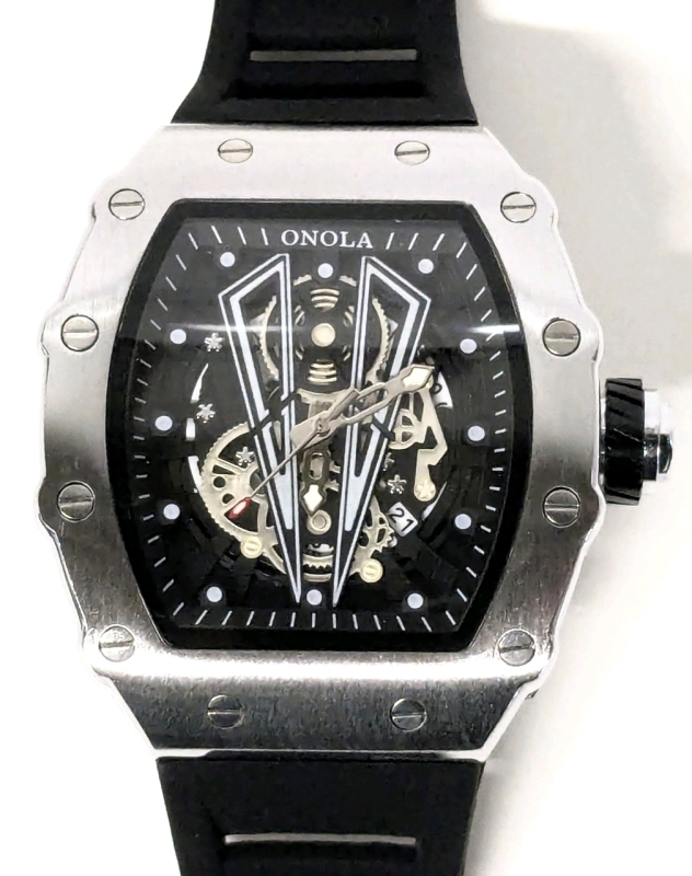 New ONOLA Chunky Mens Watch with Stainless Steel Case & Silicone Strap