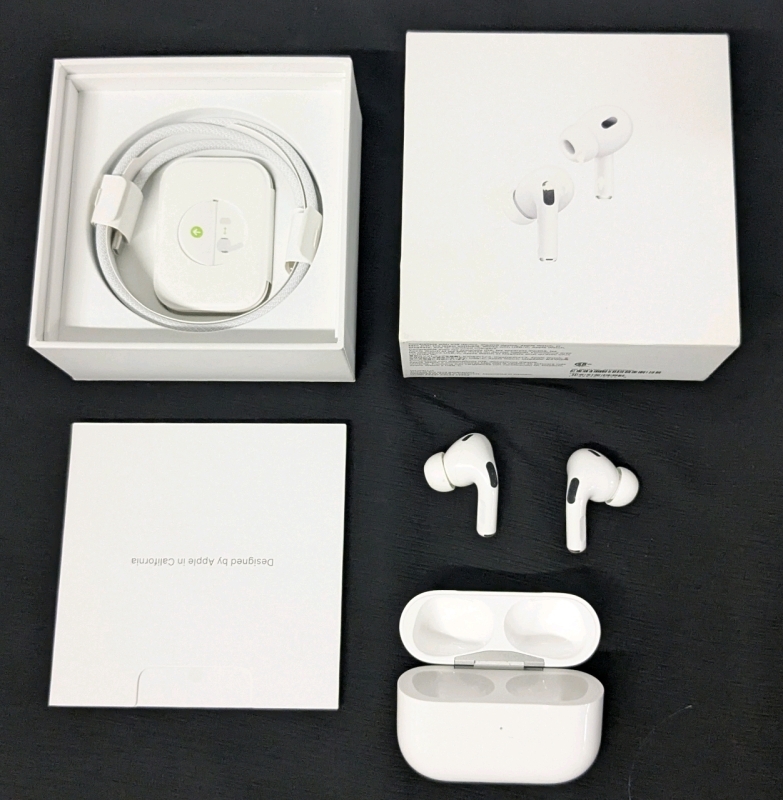APPLE Airpods Pro Gen2 MTJV3AM/A with MagSafe charging case and USB-C