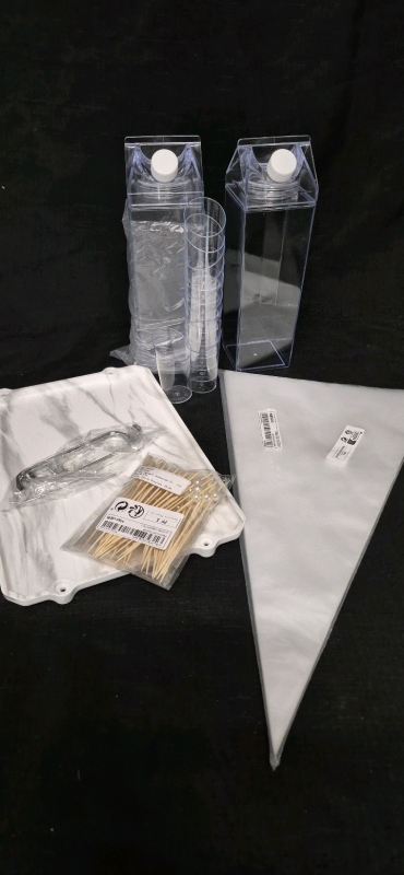 New Great Kitchen Lot - Icing Bags, Tray ++