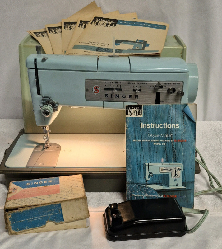 Vintage SINGER SEWING MACHINE Style-Mate Model 348 with Case & Acessories