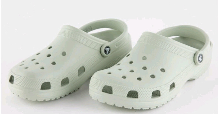 New Size: 6M/ 8W | Corcs Classic Clogs Color: Mint Green