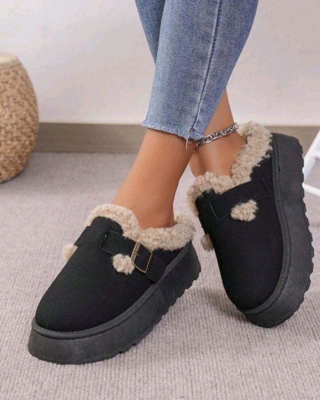 New Women's size 38 (US 7) Cozy Slippers