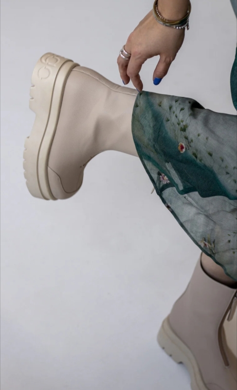 New Ladies 7.5 | BEGO Vegan Label LIO Boots (Natural) | Retails for Over $150!