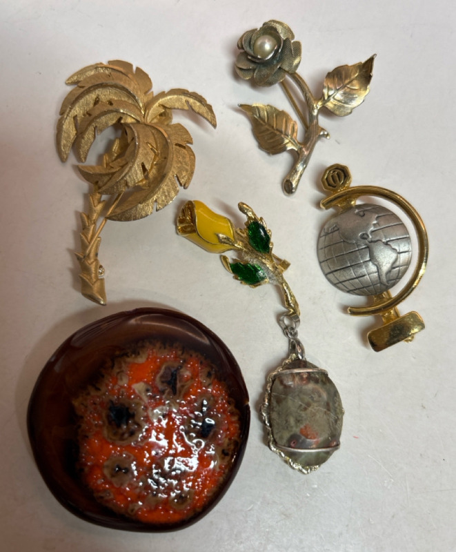 5 Vintage Brooches Jasper Pendant
