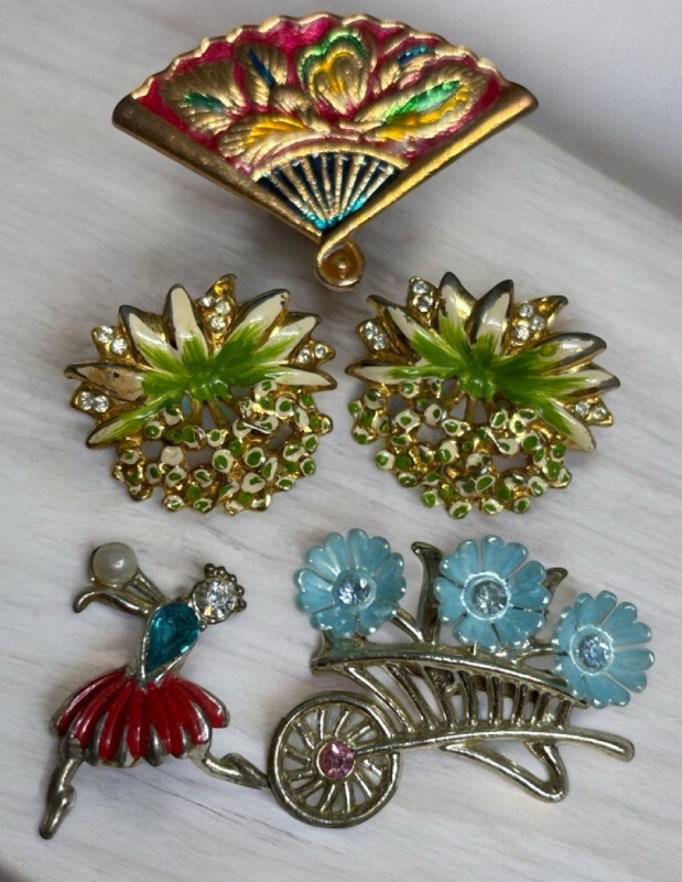 5 Vintage Enamel Brooches & Rhinestones