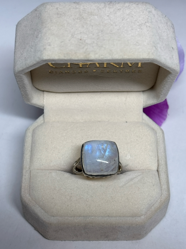 Stunning 925 Sterling Moonstone Square Ring Size 7.5