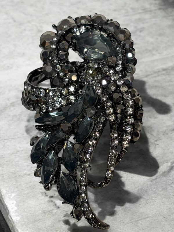 Art Nouveau Style Vintage Flowers Cluster Brooch Large Black Rhinestone Crystal Japanned 3.5 Inch