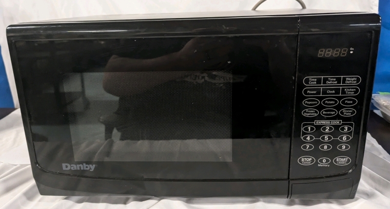 Danby Microwave. Model DMW099BLDB. 19" x 13" x 11.5"