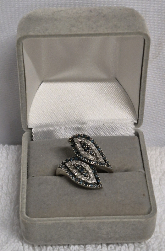 Beautiful Sterling Silver 925 Ring with Stones Ring size 7.25