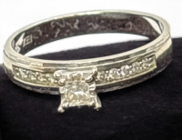 10KT White Gold Solitaire Diamond Ring 10 small Diamonds On Band Stamped 10KT ZEI Size 8