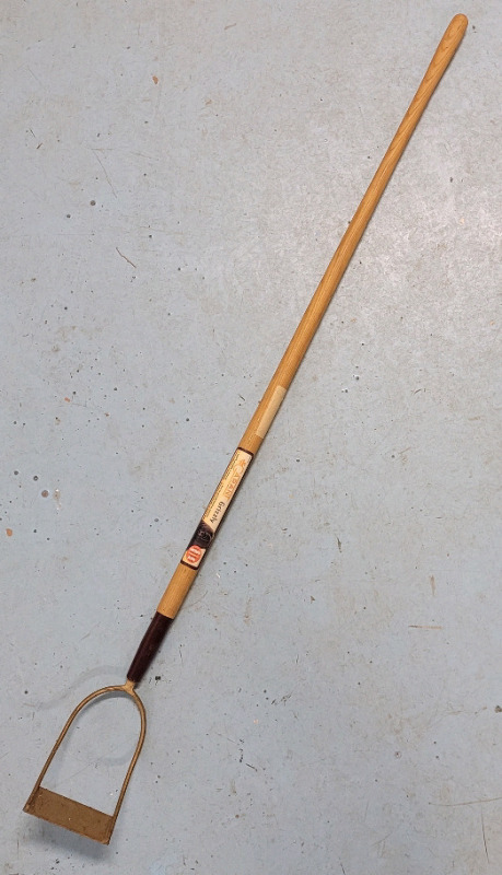 Garant Grizzly Garden Hoe " Dutch Scuffle " . Measures 56" long .