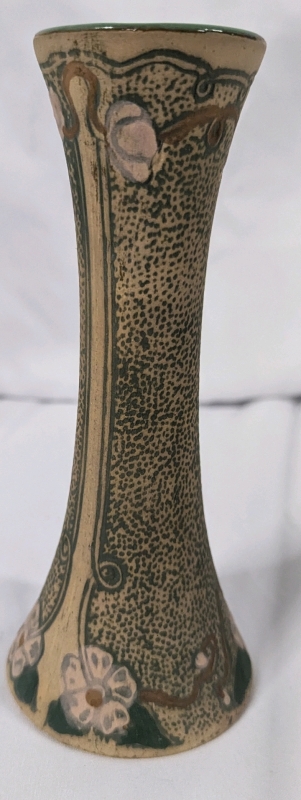 Robinson Ransbottom Style Bud Vase. 7.5" Tall. No chips, Cracks or Crazing Noted.