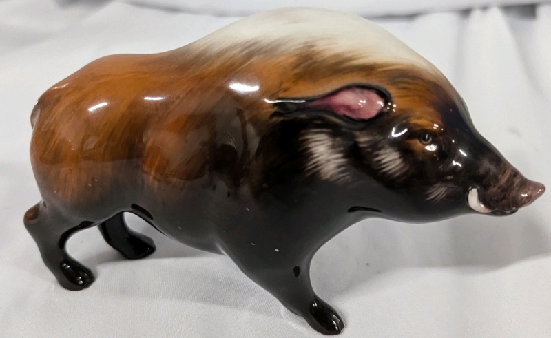 Royal Doulton River Hog. 6" Long.