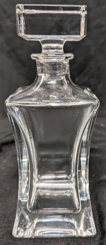 Nachtmann Crystal Whiskey Decanter. 10" Tall with Stopper. No Chips Or Cracks Noted.