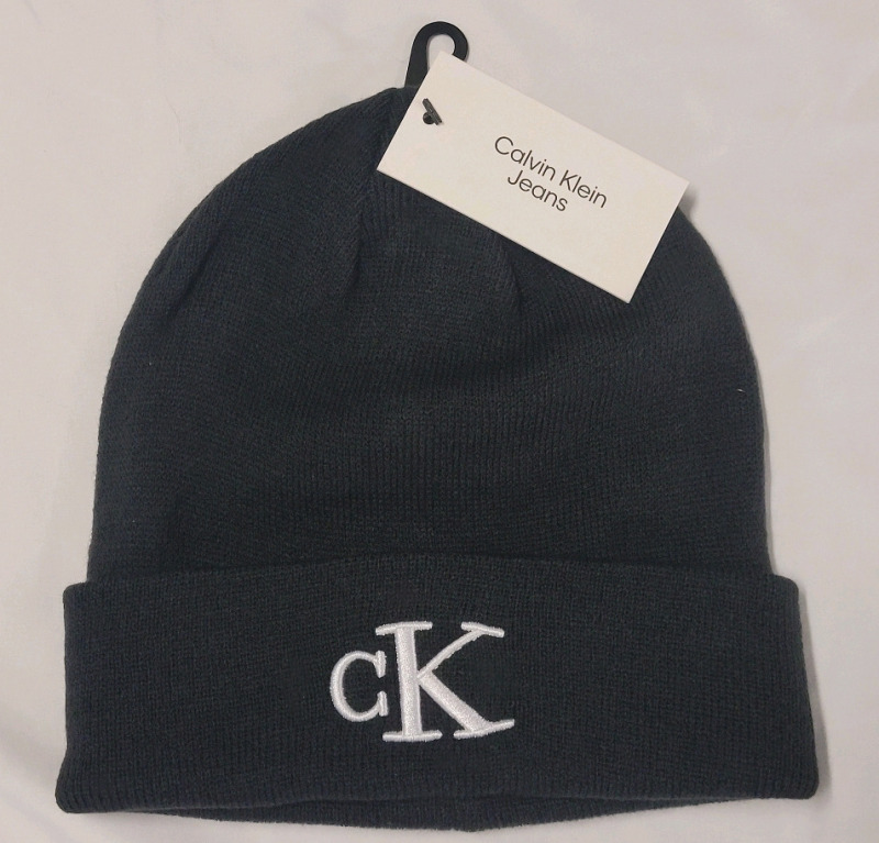 New - Calvin Klein Jeans Black Toque , One Size . Retail $50