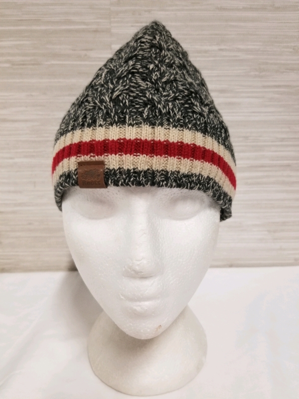 New with tags ROOTS toque one size fits most