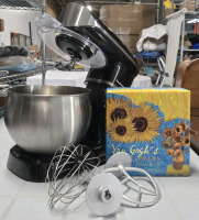 Techwood Stand Mixer Model#TWSC-263 & Van gogh's Sunflowers In A Box Paper Art