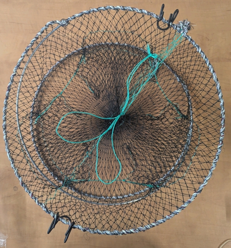 New: Portable Collapsible Fish/Crab/Shrimp Trap 9" Tall x 15.5" Diameter