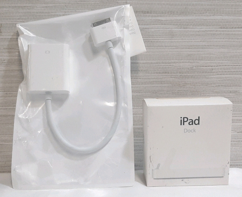 New iPad Dock & iPad Dock Connector to VGA Adapter