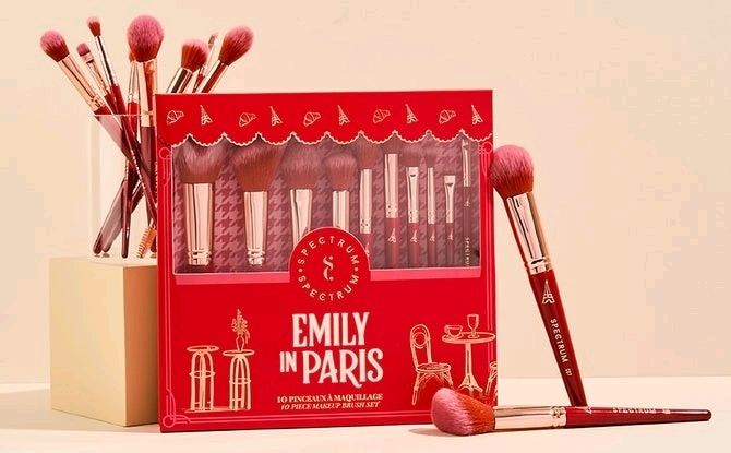 New SPECTRUM Emily in Paris 10 Piece Bistro Makeup Brush Set | Retails for Over $80!