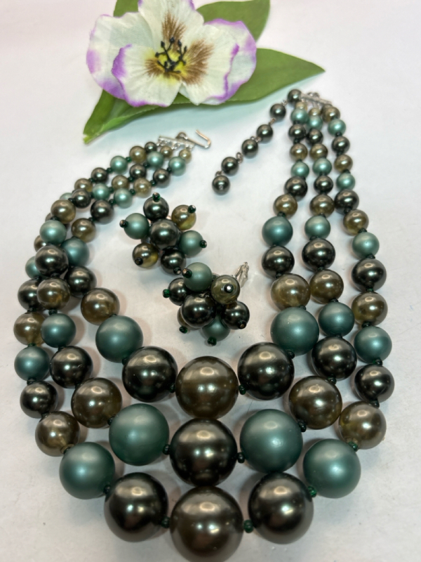 Vintage Large Seafoam Teal & Greens 3 Strand Faux Pearl Necklace Matching Earrings