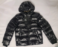 New - MACKAGE Victor Light Down Jacket , Size Small (38) . Shell: 100% Polyamide/Nylon<br/>Combo: 42% Wool, 42% Acrylic, 2% Elastane/Spandex, 14% Polyester<br/>Lining: 100% Polyamide/Nylon<br/>Filling: 90% Duck Down, 10% Feathers .