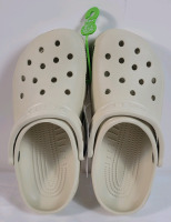 New M6/W8 CROCS Classics , Tan .