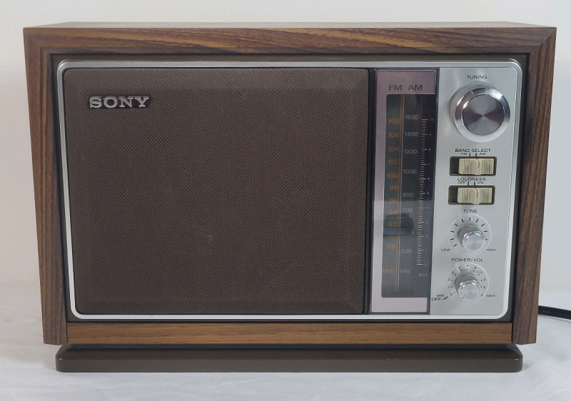 Vintage SONY AM/FM 2-Band Home Radio . Model ICF-9740W . Tested Working