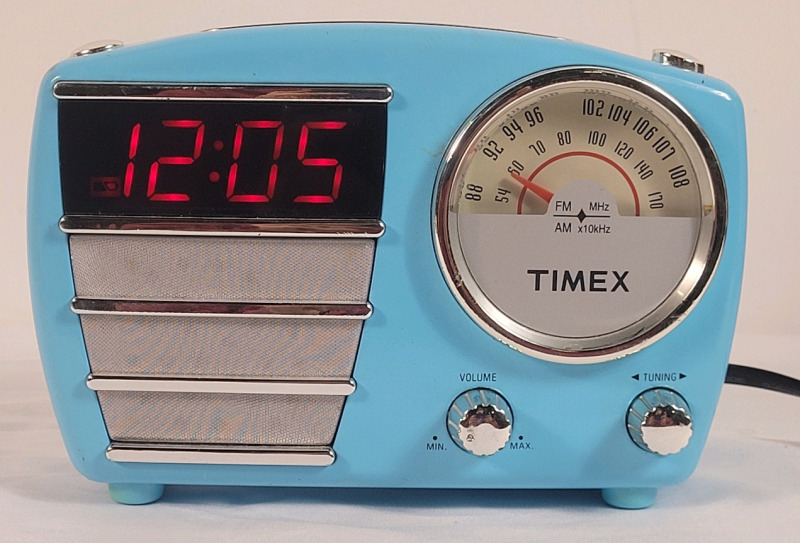 Timex AM/FM Radio Alarm Clock . Radio Working , Alarm Not Tested
