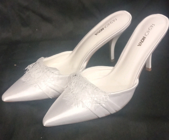 New Women's Size 10 | White Pointed High Heel Shoes