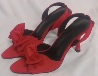 New | Women's European Size 39 | 3" Red w/ Bows Heels