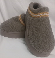 New | Women's Size 8.5 | Platform Slippers | Colour: Taupe w/ Yellow Design